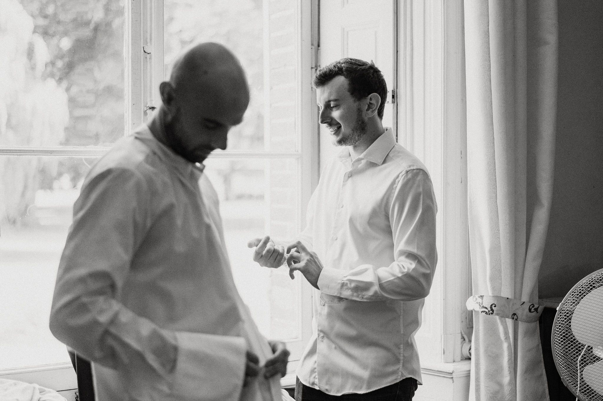 Préparatifs du marié, boutons de manchette - Mariage Domaine de Vauluisant